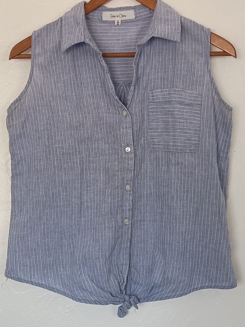 Eden & Olivia 100% Cotton Blue White Stripe Sleeveless Button-Down Tie-Hem Top